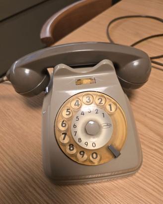 Telefono vintage per gli amanti del tempo che fu..