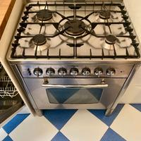 Cucina completa di elettrodomestici