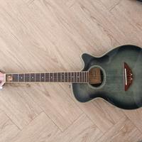 chitarra acustica mini/ viaggio