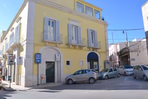 Immobile di 190 m² con 1 locale a Castellana Grott