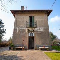 VILLA INDIPENDENTE CON GIARDINO
