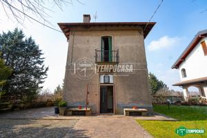 VILLA INDIPENDENTE CON GIARDINO