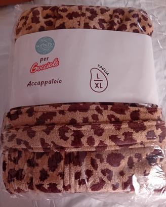 accappatoio e infradito gocciole