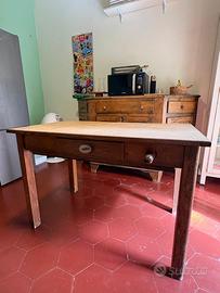 Tavolo vintage in legno con cassetto