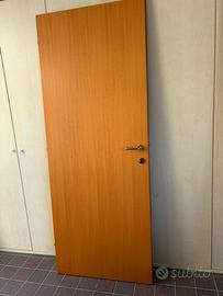 Porta interna in legno conpleta di telaio - 210x80