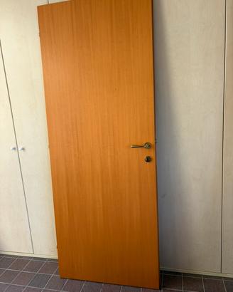 Porta interna in legno conpleta di telaio - 210x80