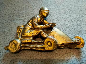 Scultura in bronzo go kart