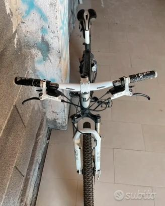 Mountain Bike Vektor Montana 26’