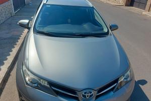 Toyota Auris 1.8  Hibrid  Automat