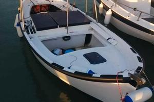 Gozzo in vetroresina 5 mt diesel