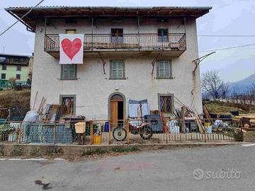 Immobile in asta di 219 m² con 4 locali a Blello