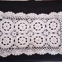 Centrini fatti a mano per la camera