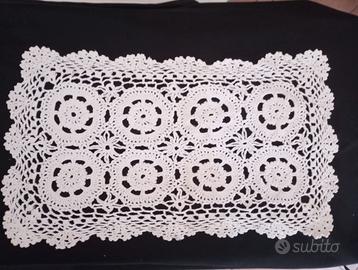 Centrini fatti a mano per la camera