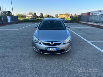 Opel Astra 1.7 CDTI 110CV Sports Tourer Cosmo