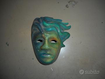 Maschera in ceramica