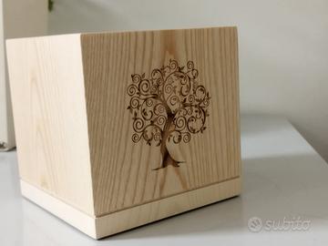 Urna Cineraria Caprai in Legno – Cubo Decorato