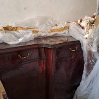 Mobili in piuma di mogano