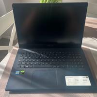 Asus VivoBook 15 - i7 - GTX 1650 – 12GB RAM