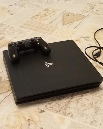 PS4 pro da 1TB ,14 giochi e 1 joystick 