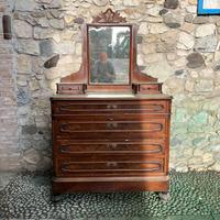 Comò con radica di noce