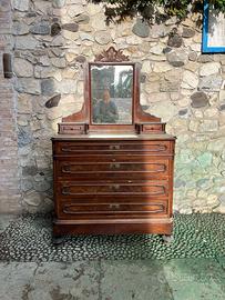 Comò con radica di noce