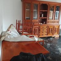 Sala divano e tavolo