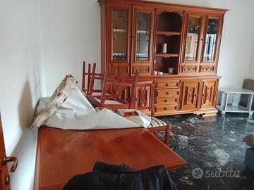 Sala divano e tavolo