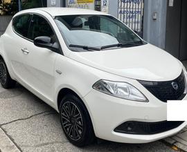 Lancia Ypsilon 1.0 FireFly 5 porte S&S Hybrid Plat