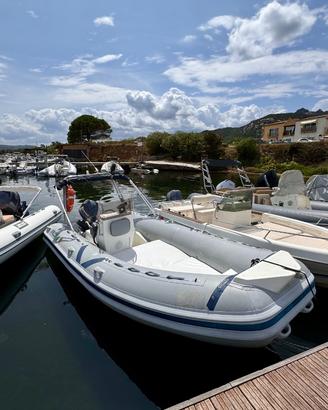 PRIVATO VENDE GOMMONE