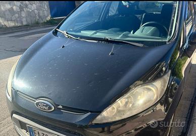 Fari Ford Fiesta