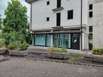 Ufficio ex banca Quadrilocale con due bagni