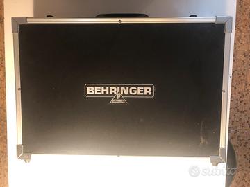 Cassetta Behringer porta pedali