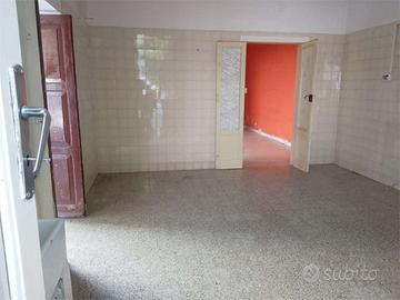 CASA INDIPENDENTE TRE VANI OLTRE ACCESSORI