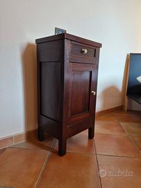 Comodino antico in legno massello pomelli ottone