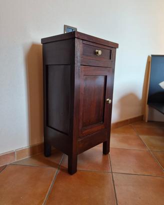 Comodino antico in legno massello pomelli ottone