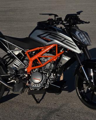 KTM DUKE 125 2021 TRATTABILE