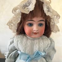 Bambola antica francese in bisquit