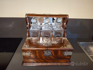 PORTALIQUORI E BICCHIERI