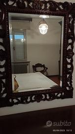  2 specchi con cornice 