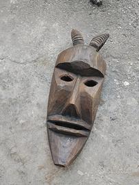 maschera lavorata a mano vintage