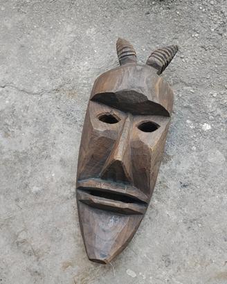 maschera lavorata a mano vintage