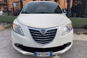 Lancia Ypsilon 1.3 MJT 16V 95 CV Platinum!!GARANZI