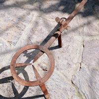 treppiede sotto pentola camino