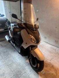 Yamaha X-max 250
