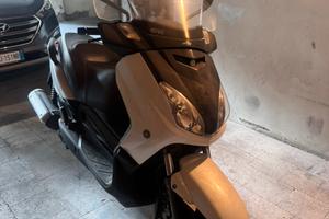 Yamaha X-max 250