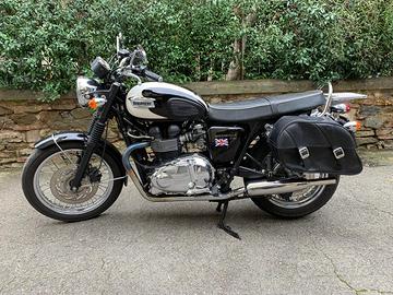 Triumph Bonneville T100 accessoriata