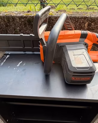 Sega elettrica Black+Decker 2200W - 45 cm