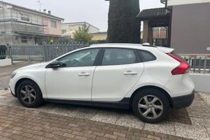 Volvo v 40 cross country