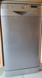 Lavastoviglie INDESIT