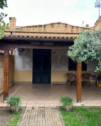 Villa a schiera - Campofelice di Roccella